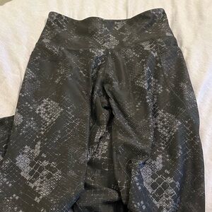 Snakeskin Print Leggings with pockets